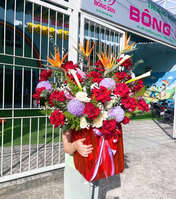 giỏ hoa tươi đẹp