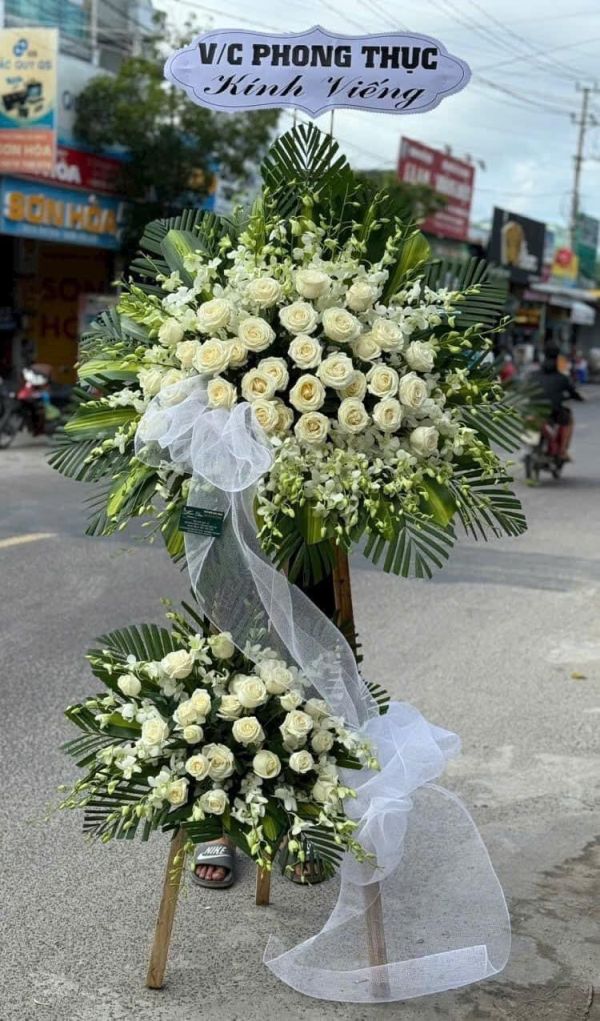 vòng hoa chia buồn