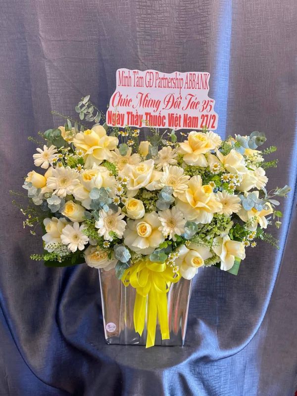 giỏ hoa chúc mừng