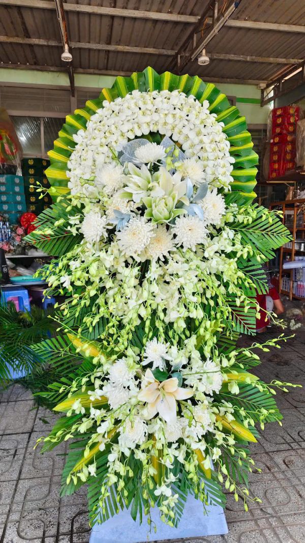 vòng hoa chia buồn