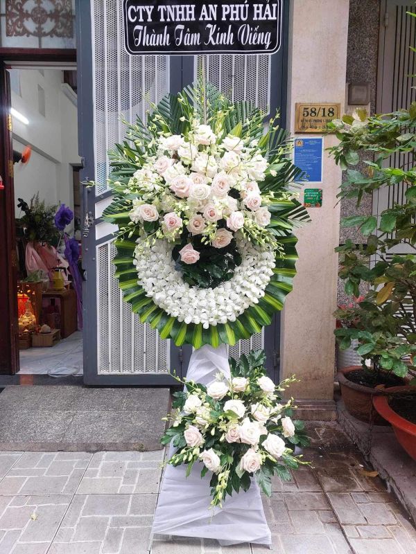 vòng hoa chia buồn