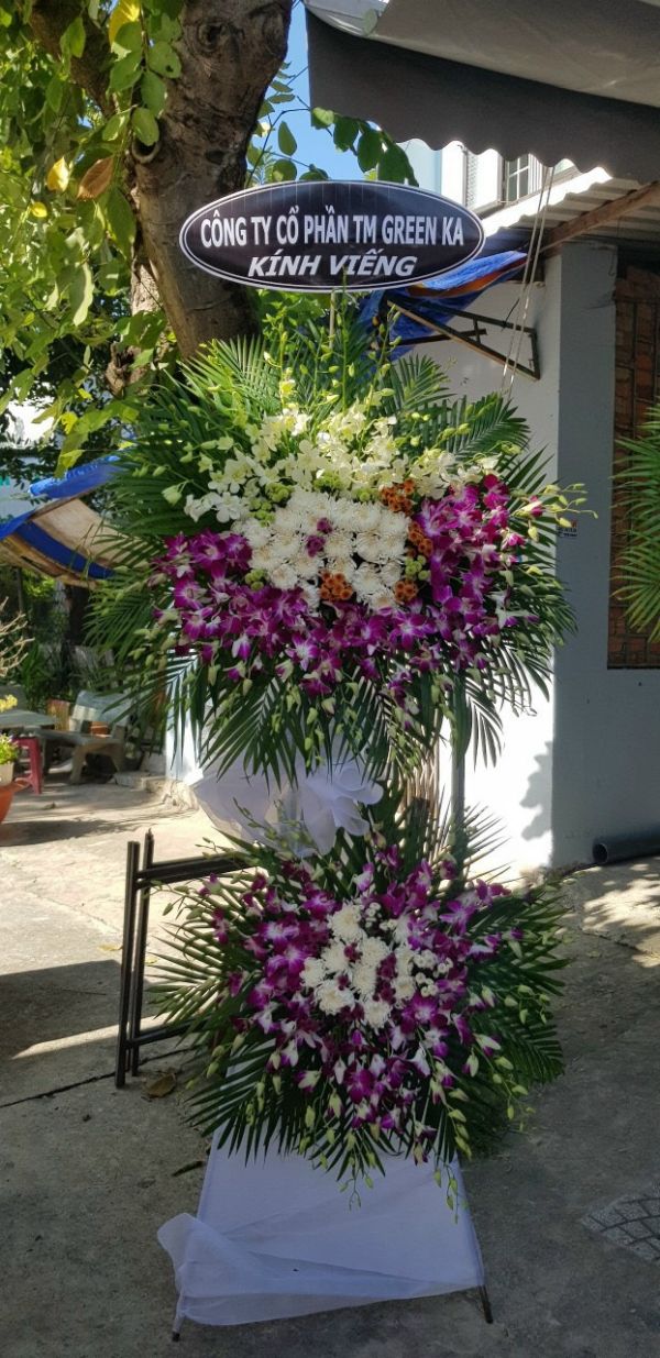 vòng hoa đám tang