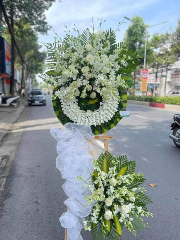 vòng hoa chia buồn