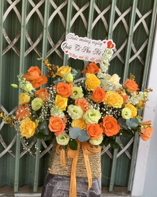 giỏ hoa chúc mừng