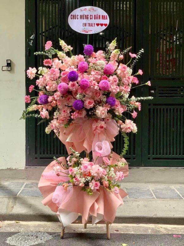 kệ hoa chúc mừng