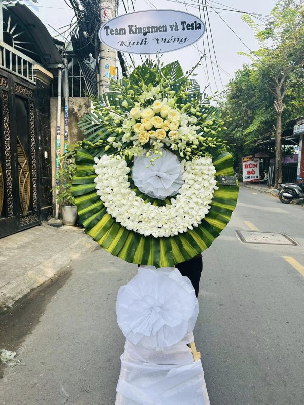 lẵng hoa chia buồn