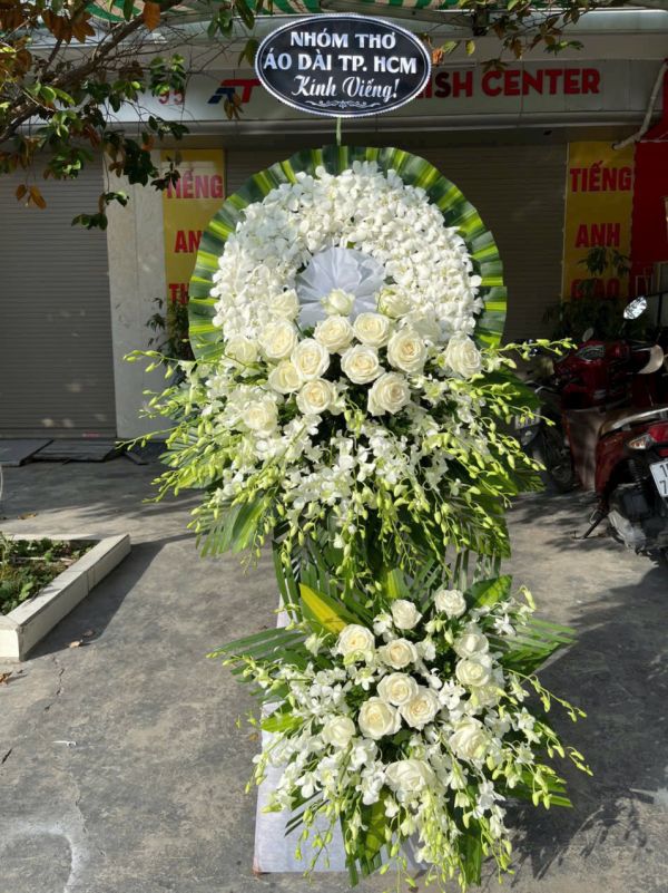 vòng hoa chia buồn