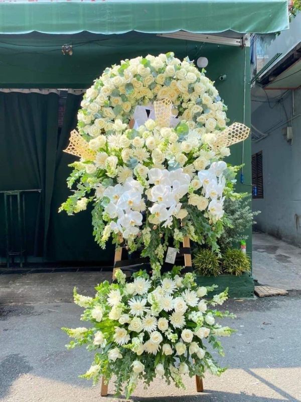 hoa chia buồn ý nghĩa