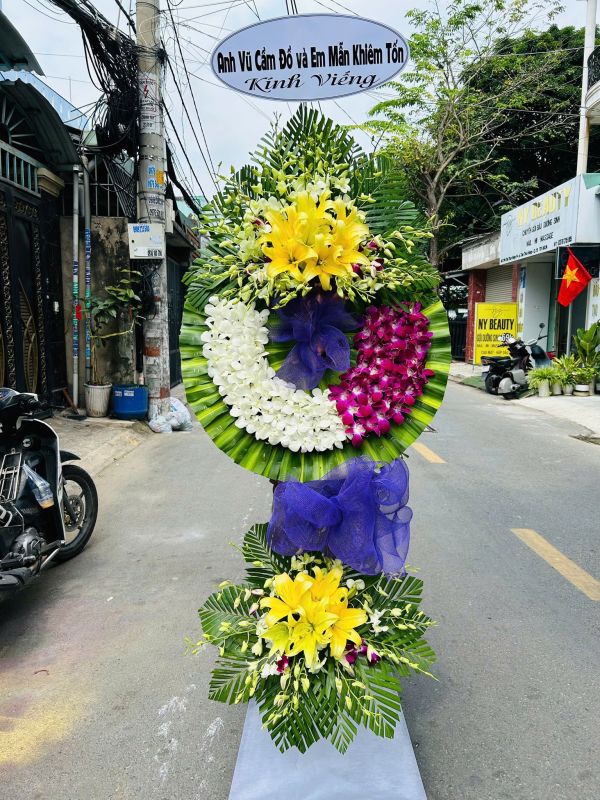 vòng hoa chia buồn