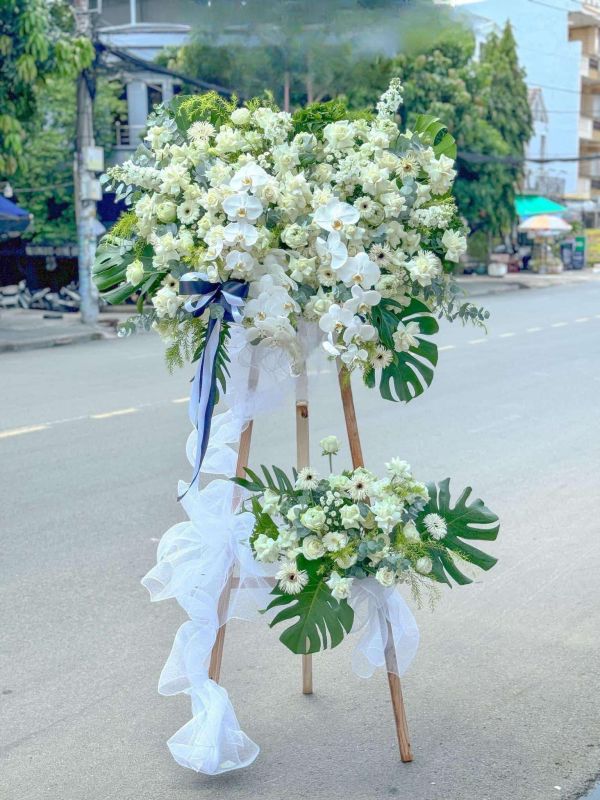 kệ hoa chia buồn
