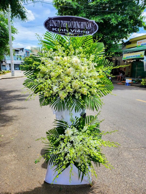 vòng hoa chia buồn