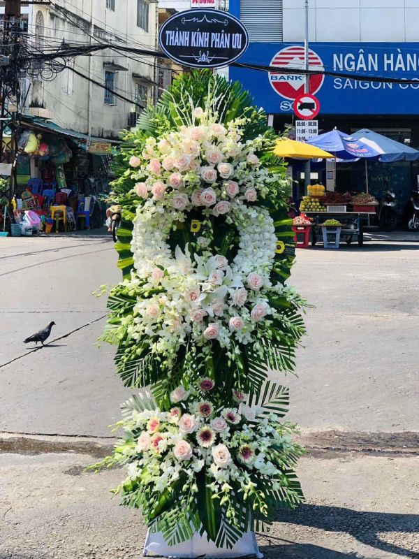 vòng hoa chia buồn
