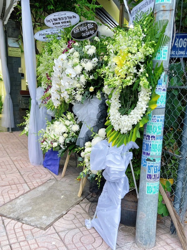 hoa chia buồn