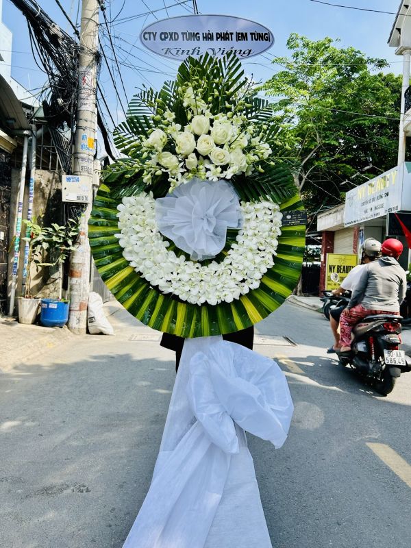 vòng hoa tang lễ