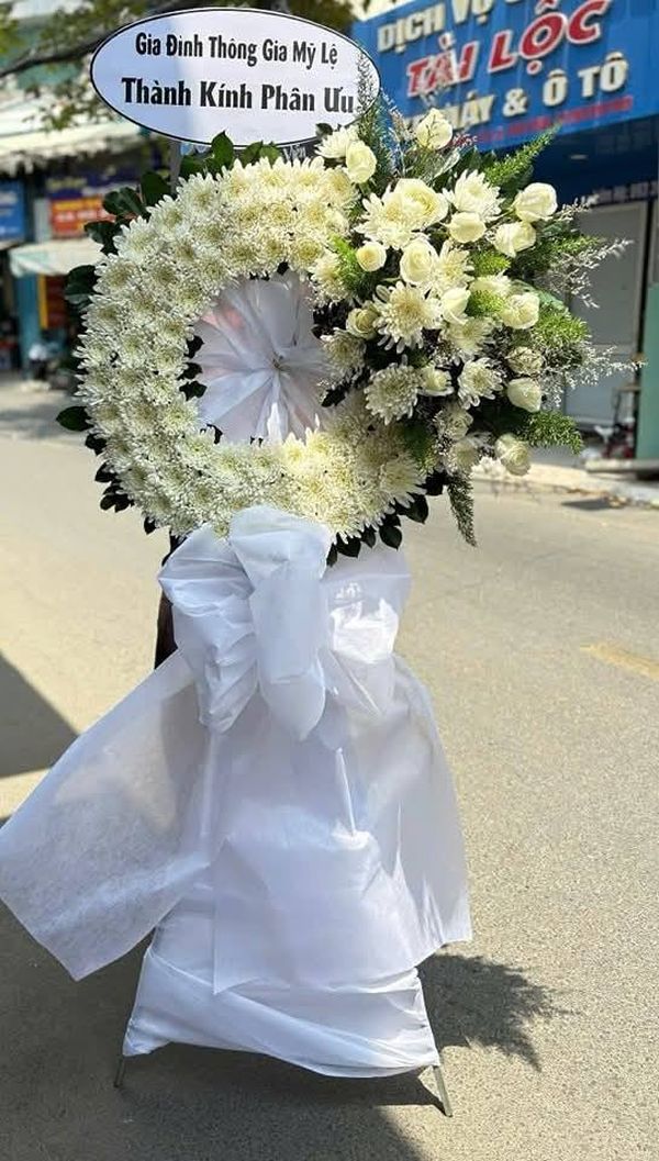 hoa tang lễ