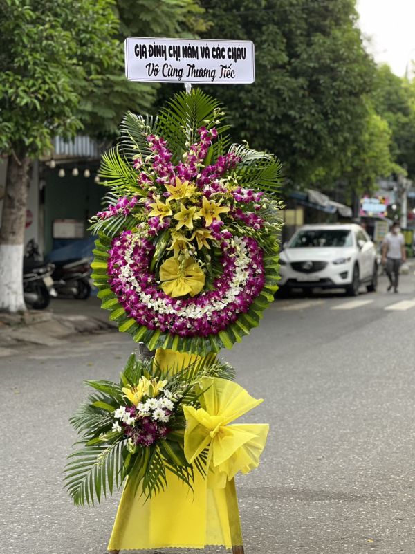 đặt hoa chia buồn quận 12