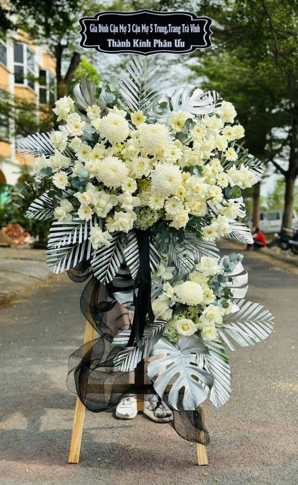 kệ hoa chia buồn 