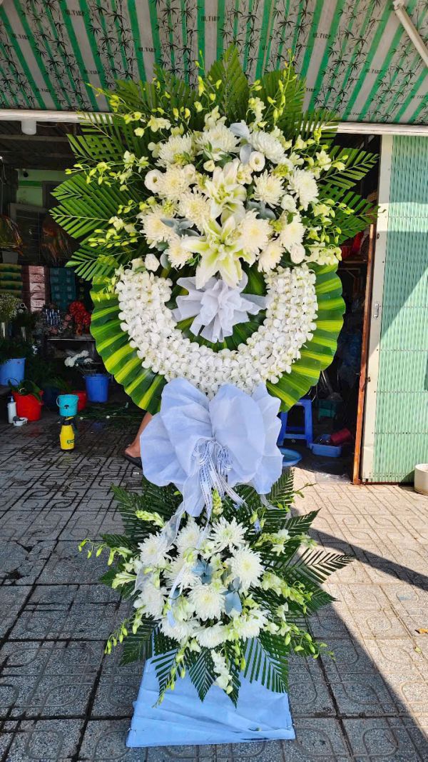 đặt hoa chia buồn quận 2