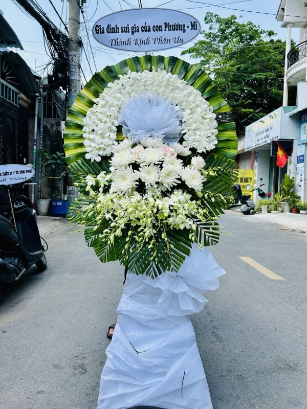 vòng hoa chia buồn