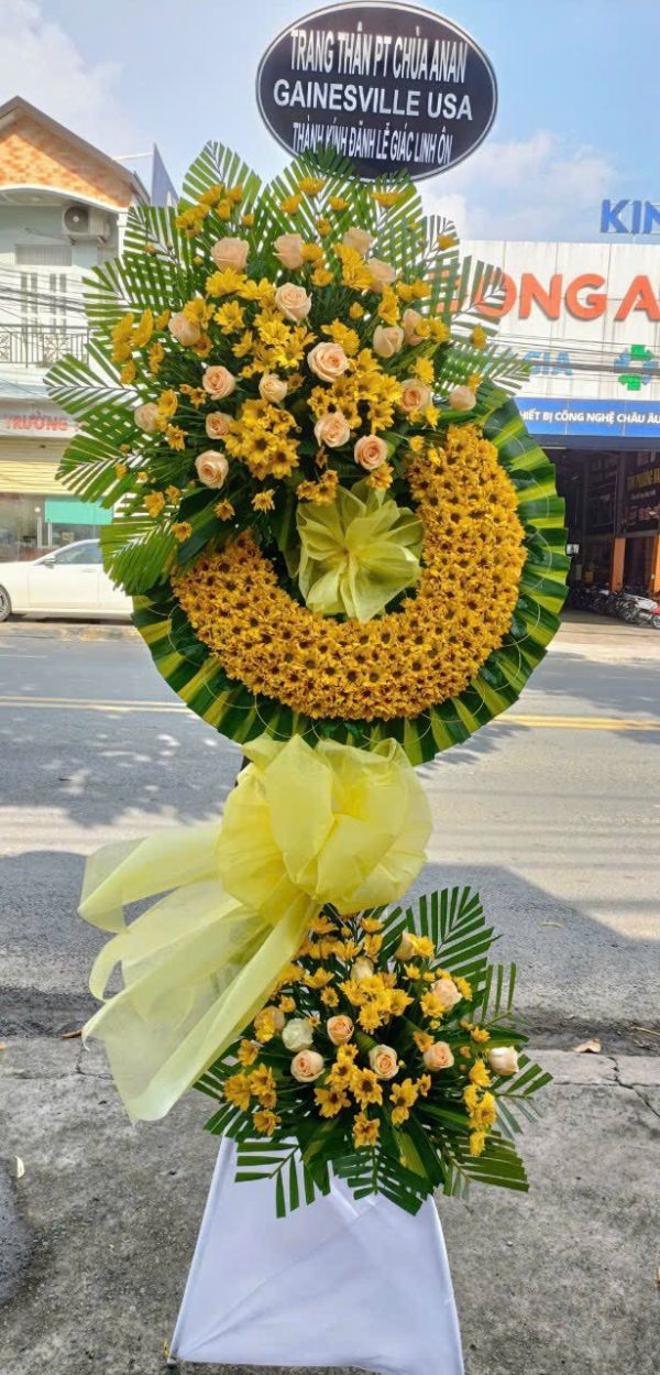 đặt hoa chia buồn quận 4