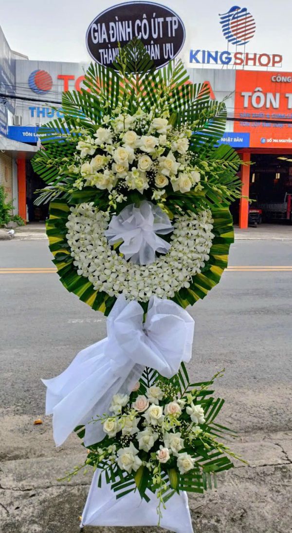 vòng hoa chia buồn