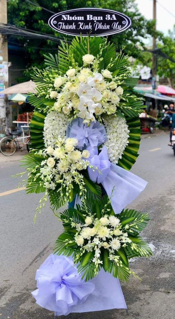vòng hoa tang lễ