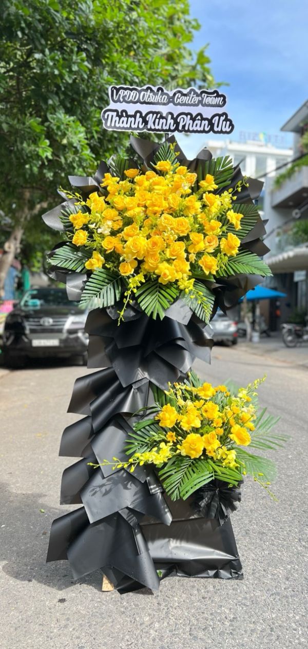 vòng hoa chia buồn