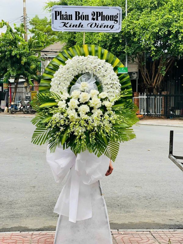 vòng hoa chia buồn