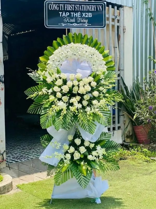 vòng hoa chia buồn