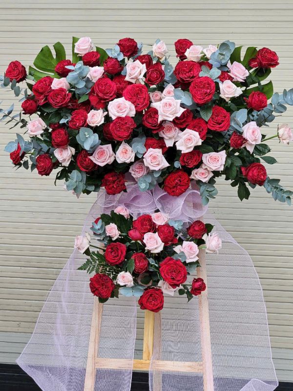 kệ hoa chúc mừng 