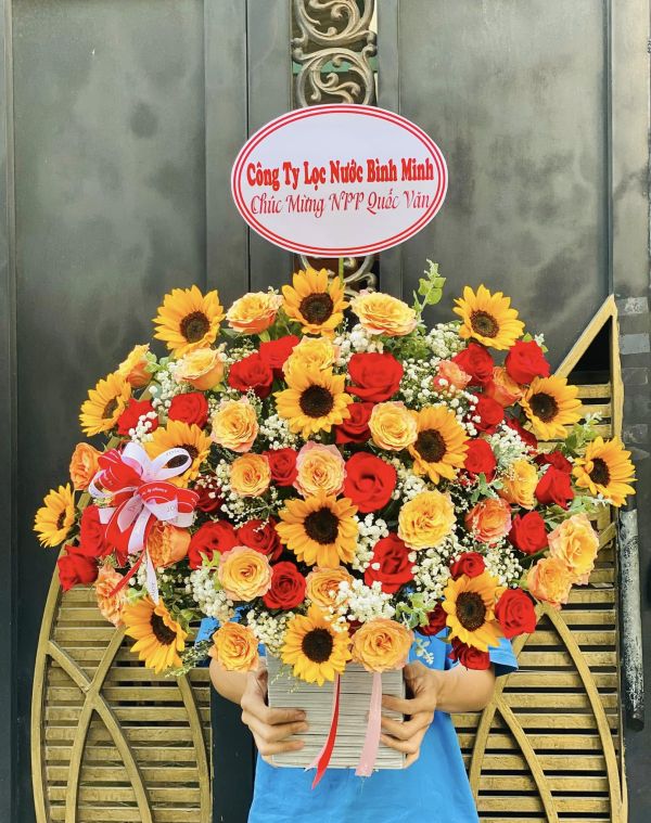giỏ hoa chúc mừng 