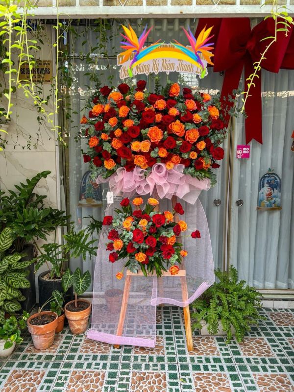 kệ hoa chúc mừng