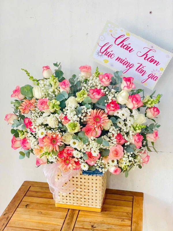 giỏ hoa chúc mừng