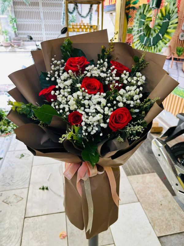 đặt hoa chúc mừng quận 3