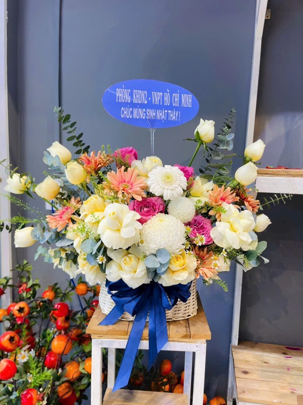 giỏ hoa chúc mừng
