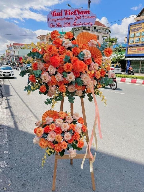 kệ hoa chúc mừng