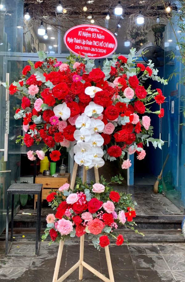 kệ hoa chúc mừng