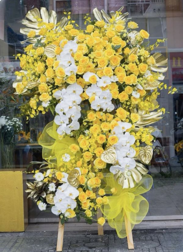 kệ hoa khai trương