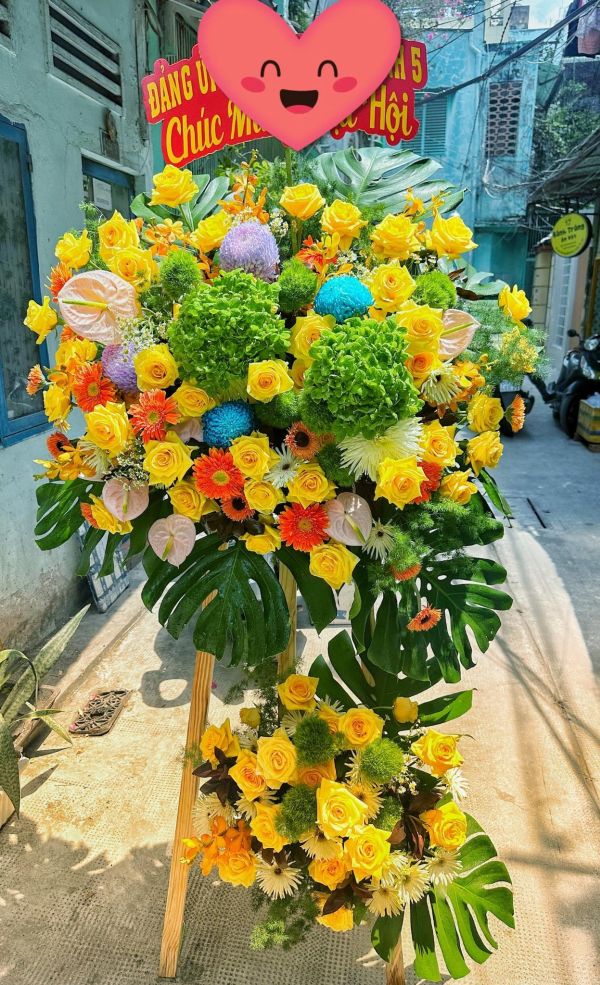 kệ hoa chúc mừng