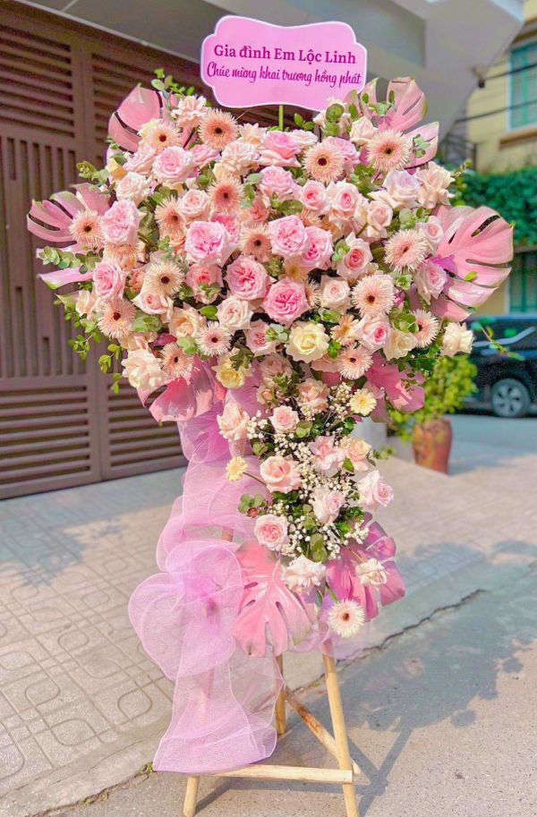 kệ hoa khai trương