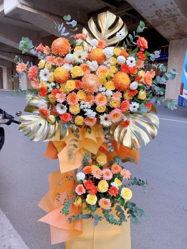 kệ hoa khai trương