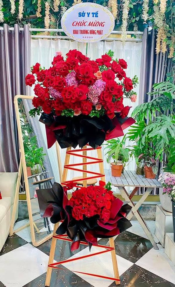 kệ hoa khai trương