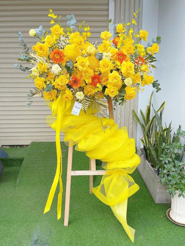 kệ hoa khai trương