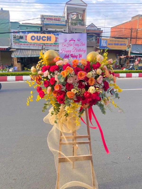 kệ hoa sinh nhật