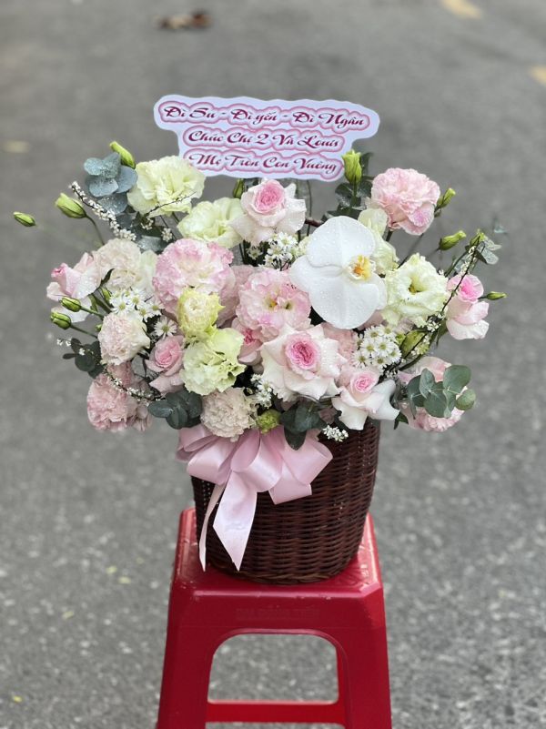 giỏ hoa chúc mừng