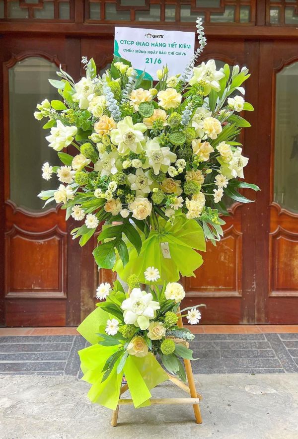 kệ hoa chúc mừng