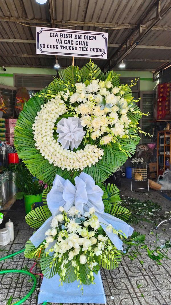 vòng hoa chia buồn