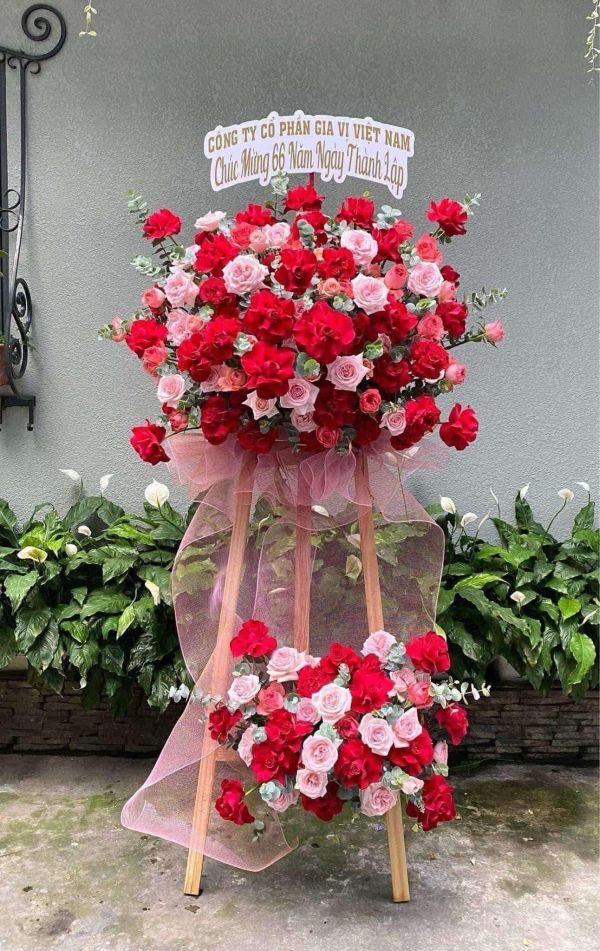 kệ hoa chúc mừng