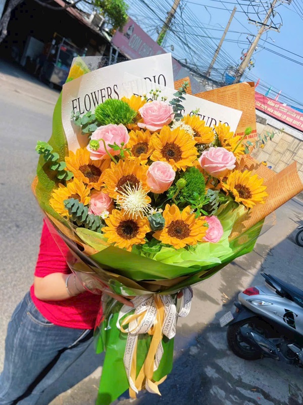 bó hoa chúc mừng